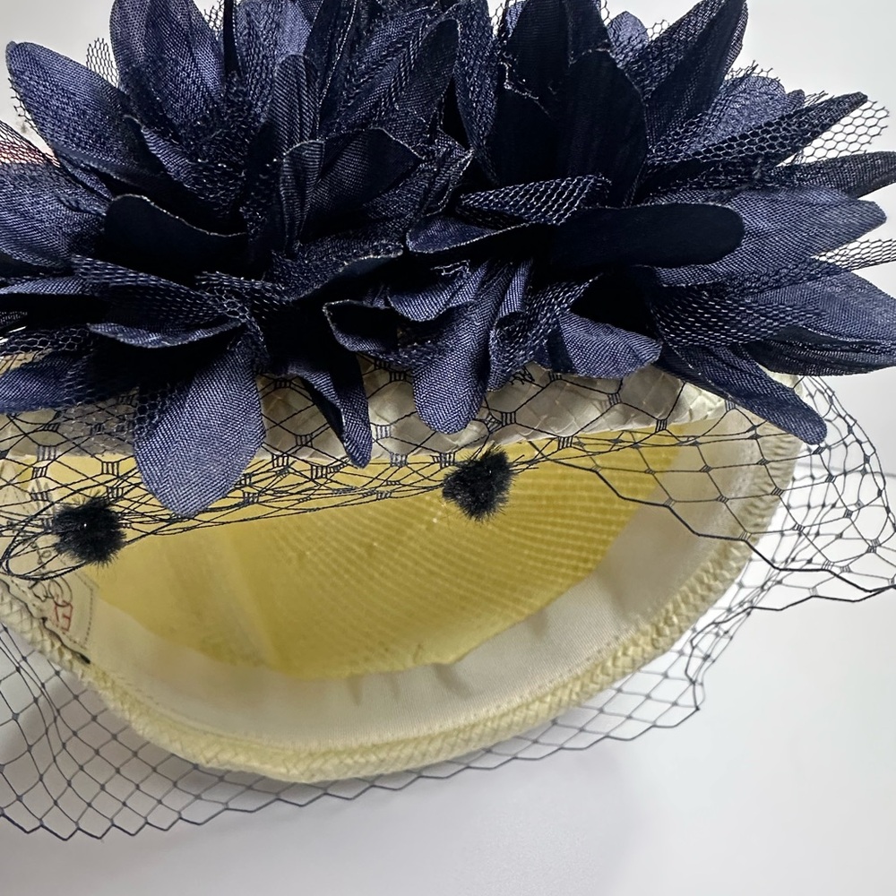 EY Signature Black and Cream Floral Women's Hat